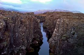 Mid Atlantic Ridge: Golden Circle, Iceland - WanderingTrader