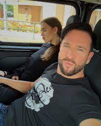 I said yes💍🌹 ️ @wendler.michael Fans Machen Sich Lustig Schlaft Laura Muller Wirklich So