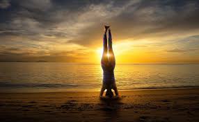 Think Headstand Is Scary 3 Tricks To Help Conquer Your Fears Headstand Yoga Cool Yoga Poses Yoga Benefits