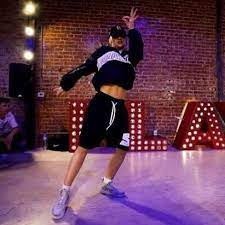 • 1,8 млн просмотров 5 месяцев назад. Delaney Glazer Starter Outfit Dance Outfits Dance Fashion Dance Poses