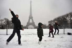 Il a de nouveau neigé à paris ce 29 janvier, des chutes très fondantes au coeur de la capitale, cumulant 4 cm au parc montsouris, mais la neige est fréquente à paris mais elle ne cumule que plus rarement de fortes épaisseurs au sol. Mfl Clevedon Paris Sous La Neige