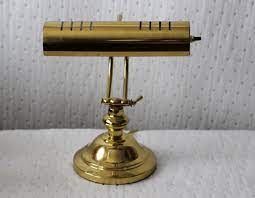 Dar ran4075 ranger 1 light antique brass desk lamp a fabulous table or desk lamp in the art deco style. Antique Brass Desk Lamp Offers A Dignified Friendly Look In The Parlor Warisan Lighting Gold Desk Lamps Brass Table Lamps Brass Desk Lamp