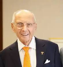 Prominent Tennesseans Endow Baker School Scholarships at UT