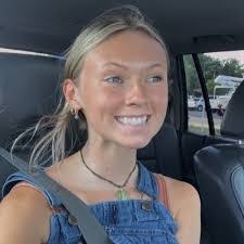 Taylor Estep's Instagram, Twitter & Facebook