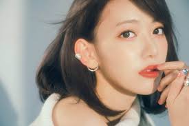 Bomb magazine 2014 no.10 ボム 2014 no.10 宮脇咲良 兒玉遥 森保まどか 松岡菜摘 16p. Iz Oneå®®è„‡å'²è‰¯ãŒèªžã‚‹ æ—¥æœ¬äººã§ã‚‚ä¸–ç•Œã®èˆžå°ã§æ´»èºã§ãã‚‹ãƒ¯ã‚±