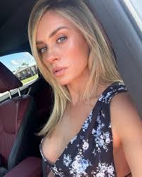 April Florio's Instagram, Twitter & Facebook