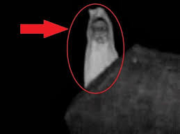 Salah satunya yakni hantu yang disebut pocong. 32 Wallpaper Hp Hantu Wallpaper Hp Hantu Karena Layar Utama Adalah Tampilan Awal Yang Akan Kita Lihat Ketika Membuka Kunci Layar Gambar Hantu Gambar Hantu