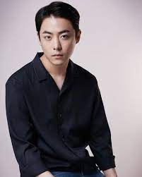 尹柱彬 （ 朝鲜语 ： 윤주빈 ） 金東玄; ìœ¤ì£¼ë¹ˆ ë‚˜ë¬´ìœ„í‚¤