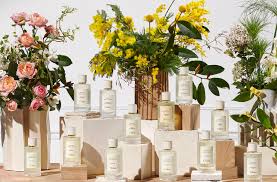 At la fleur flowers we specialize in custom arrangements for weddings, corporate events, anniversaries, birthdays, parties and more somber events. Chloe Atelier Des Fleurs Floral Perfumes Fragrances Chloe Us Official Site