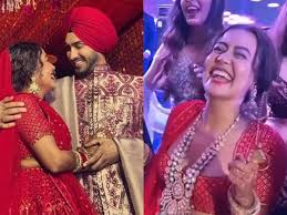 Neha and rohanpreet feature in the video as a young couple. Neha Kakkar Wedding Photos Images Marriage Pics Neha Kakkar And Rohanpreet Singh Unleash Desi Swag On Their Wedding Day A Look Of The Couple Dancing Their Hearts Out On Punjabi Beats
