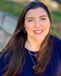 Amy Loe's Instagram, Twitter & Facebook