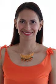 Claudia collar en técnica de ñandutí inspirado en coloridas flores con  detalles