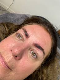 Brow lamination tint and shape. 15% off next week only for new customers  only ✨ Offer ends next Friday. Get in touch to book an appointment 📲💜