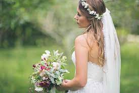Flower Crown Half Up Half Down With Veil Wedding Google Searc Wedding Hairstyles With Crown Wedding Hairstyles Half Up Half Down Wedding Hairstyles With Veil