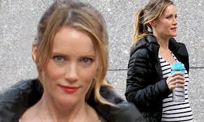 Leslie Mann rocks baby bump prosthetic for How To Be Single romcom in NYC