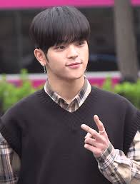 Jun 13, 2021 · (청주=뉴스1) 강준식 기자 = 양궁 국가대표인 충북 청주시청 김우진(30)이 최근 열린 '2021 아시안컵 양궁대회'에서 2관왕을 차지했다.김우진은 안산(20·광주여대)과 합을 이룬 혼성단체전에서 일본과 슛오프까지 가는 접전 끝에 세트스코어 5대 4로 금메달을 목에 걸었다.오진혁(40·현대제철), 김제덕(17. ìš°ì§„ ê°€ìˆ˜ ìœ„í‚¤ë°±ê³¼ ìš°ë¦¬ ëª¨ë'ì˜ ë°±ê³¼ì‚¬ì „