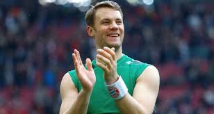 Manuel neuer lives in tegernsee, where he had a villa built for himself on the slopes of mount leeberg. Manuel Neuer Commits To Long Term Bayern Munich Deal
