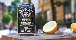 The sour yet refreshingly sweet taste of lemonade mixed with classic jack daniels is a tasty treat sure to satisfy your taste buds during the hot summer months. Lynchburg Lemonade Selbst Herstellen Rezept Und 10 Bourbon Dazu