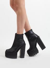Voir plus d'idées sur le thème chaussure, chaussures talons, chaussures femme. Epingle Sur Chaussures