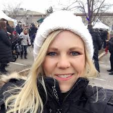 This is our favorite easy pie crust recipe. It's buttery, flaky, and will  win you rave reviews every time. If you've been looking for foolproof  instructions