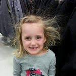 Sara Winchell's Instagram, Twitter & Facebook