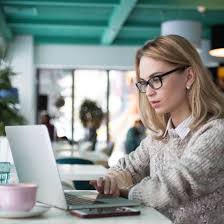 Independent definition, not influenced or controlled by others in matters of opinion, conduct, etc.; Etre Freelance C Est Quoi Tout Ce Qu Il Faut Savoir 2020