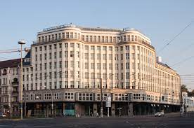 #sohohouse tap to explore linkin.bio/sohohouse. Kaufhaus Jonass Wikipedia