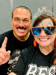 Love seeing wrestlers that y'all met.. post more..