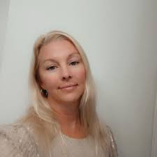 What are effective natural remedies for managing lupus in a mini red poodle?