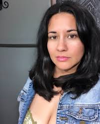 Kandis Gray's Instagram, Twitter & Facebook