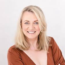 The Younger Self Letters 2: Sovereign Women Unveil the Secrets to  Fulfilling Life's Purpose: Keenan, Melisa, Gallagher Warren, AlyseMarie,  Fels, Charli, Martin, Joanne, Dowling, Kim, McCabe Allan, Dr. Morgana,  Skelly, Therese: 9781960930071: