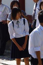 もっと 明るく撮れ 女の子の衣装 女子高生ファッション 女の子の服装