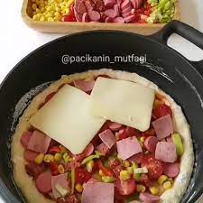 tavada tencerede 10 dk pratik hazir pizza tarifi video anlatimli tarif video yemek tarifleri yemek sanati yemek
