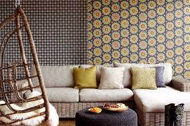 Tempatkan wallpaper di dinding belakang sofa atau televisi. 12 Trik Dapatkan Interior Sempurna Dengan Wallpaper Dinding Rumah