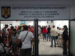 A lăudat multă lume acel birou cu ghişee multe, iar la piaţa amzei ştiam deja că e haos. Reportaj AglomeraÅ£ia De La Pasapoarte S A News Ro