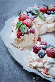 Pavlova Wreath Christmas Christmaspavlova Christmas Food Desserts Christmas Pavlova Pavlova Recipe