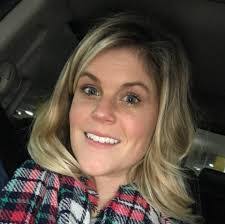 Shaina Daniels's Instagram, Twitter & Facebook