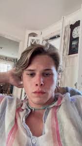 Jamie Gammons's Instagram, Twitter & Facebook