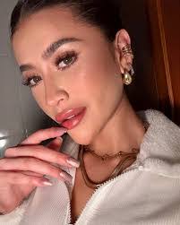 Catherine Michelle's Instagram, Twitter & Facebook