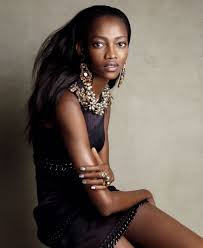 8 Under The Radar Facialists With Over The Top Skills Mooie Afbeeldingen Model En Afbeeldingen