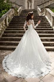 Elegante corset inspirado en un chaleco de traje formal, se cierra a base de ganchos frontales de acero y se apreta a base de una lazada en zig zag en la parte posterior para marcar cintura y resaltar las curvas. Vestido De Novia Linea A En Tul Escote Ilusion Espalda Tipo Corset Manga Larga Con Hermosos Apliques Ref Mvnxs79j Quality Bodas Y Eventos