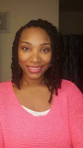 Who offers loc classes to learn how to lock hair?