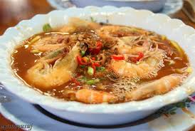 Fisrt bagi aku yang menarik mee udang lah rasa sedap.cukup rasa, kedua dia guna tu udang fresh.manis jer. Makan Mee Udang Di Kuala Sepetang Potret Kasih