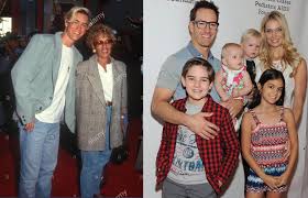 For the father of four — who is dad to sons dekker, 7, and michael, 17, and daughters lachlyn. For Those That Say Liam S Appearance Is Genetically Improbable Mark Paul Gosselaar S Mother And Daughter Shameless