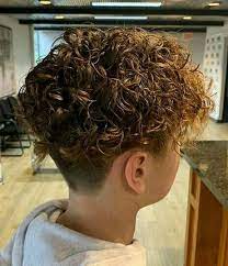 Pin Von Bradcoleman Auf Short Pixie Hair Bowls And Bobs In 2021 Kurze Dauerwelle Kurzhaarschnitte Dauerwelle