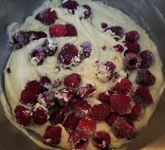 In einer anderen schüssel werden der ricotta, der naturjoghurt, der puderzucker und der vanillezucker ve. Himbeer Ricotta Kuchen Kuechenfreudes Webseite