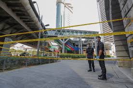 The road distance is 28.4 km. Masjid Jamek Lrt Station Entrance Next To Emco Area Temporarily Sealed Off News Rojak Daily