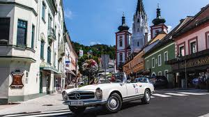 Driving like 50 years ago is what it is all about. Ennstal Classic 2021 Stop In Mariazell Mariazell Online