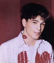 Joshua daniel hartnett was born in saint paul, minnesota, to wendy anne (kronstedt) and daniel thomas hartnett, a building manager. New Again Josh Hartnett Interview Magazine