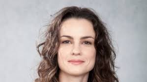 Amor à vida': Gina se apaixona por Herbert, o beija, mas o médico pode ser  seu pai